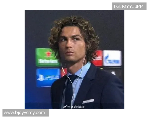 每天了解一位足球明星的成长故事与辉煌成就，探索他们背后的精彩人生与足球梦想